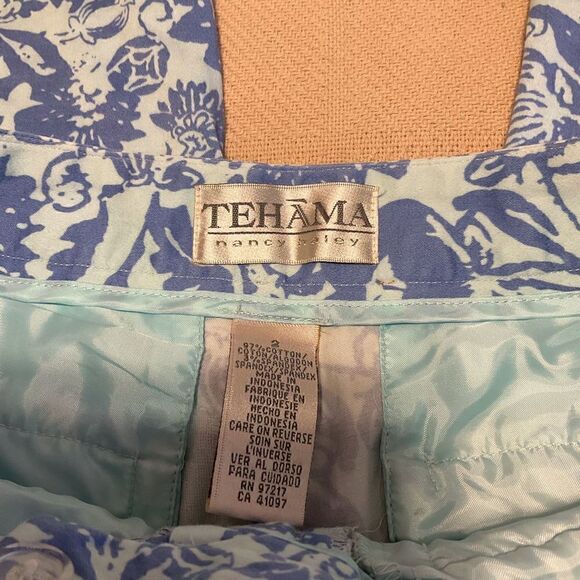 Tehami Floral Print Capris. 2. By Nancy Haley and Clint Eastwood! Pretty Blues. - Picture 6 of 8